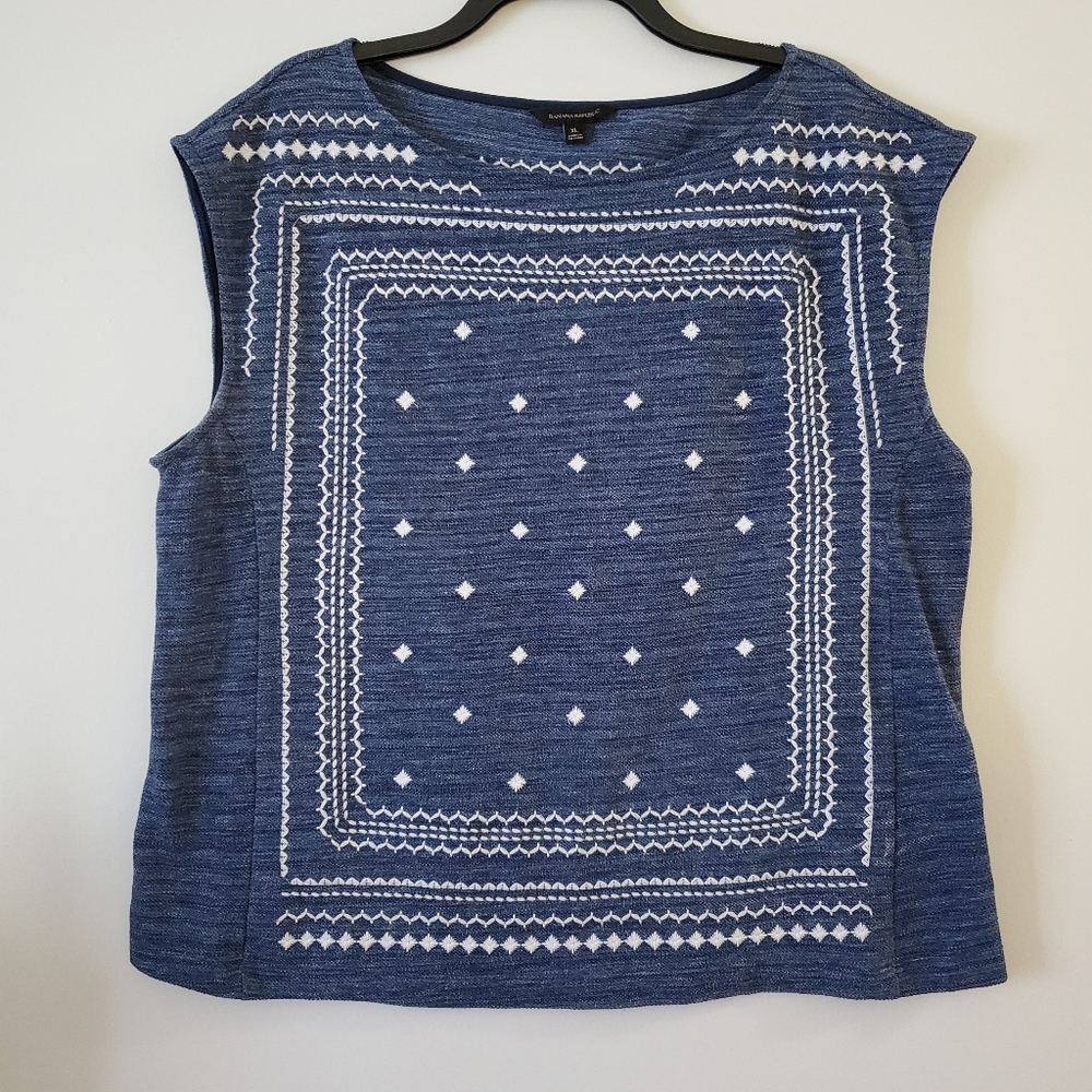 🌹Banana Republic Square Embroidered SleevelessTop